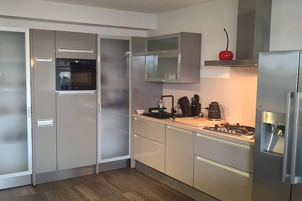 Schitterende Loft Met Gratis Parking, Vlakbij Antwerpen Appartement